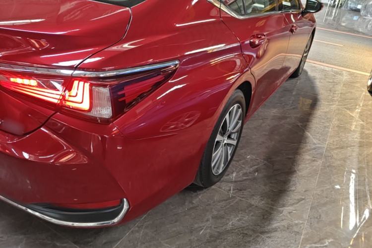 Used Lexus ES 2018 200 Excellence Edition China V Standard Exterior 3
