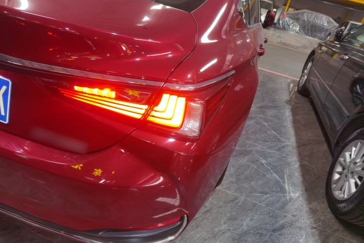 Used Lexus ES 2018 200 Excellence Edition China V Standard Exterior 3