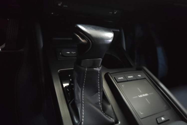 Used Lexus ES 2018 200 Excellence Edition China V Standard Gear Lever