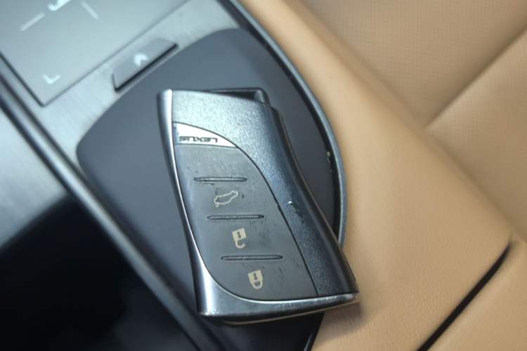 Used Lexus ES 2018 200 Luxury Edition China V Standard Interior 1