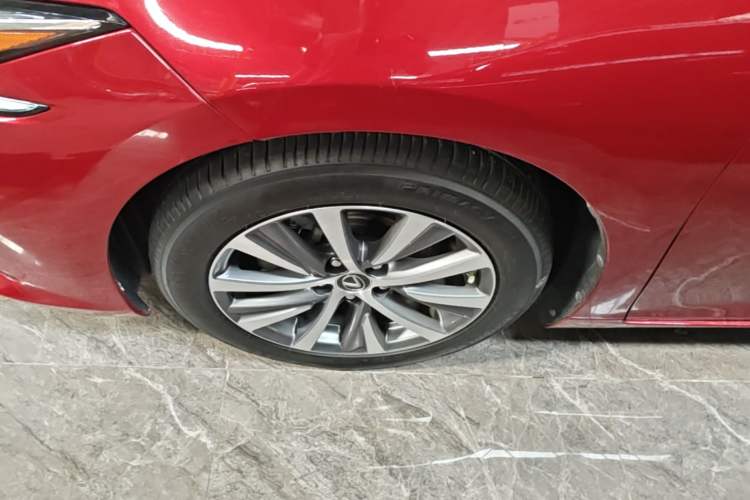 Used Lexus ES 2018 200 Excellence Edition China V Standard Left Front Wheel Hub