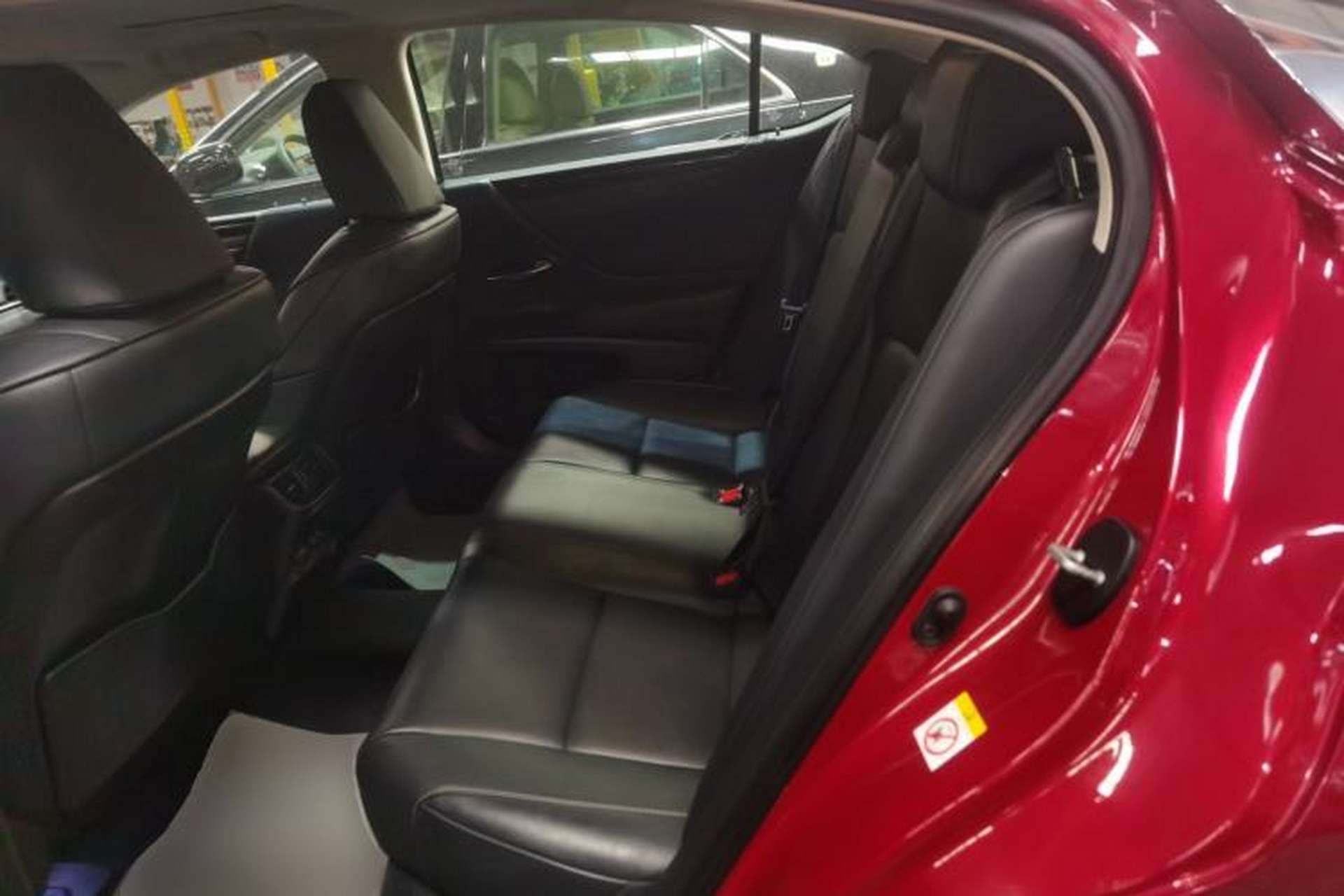 Used Lexus ES 2018 200 Excellence Edition China V Standard Left Rear Seat