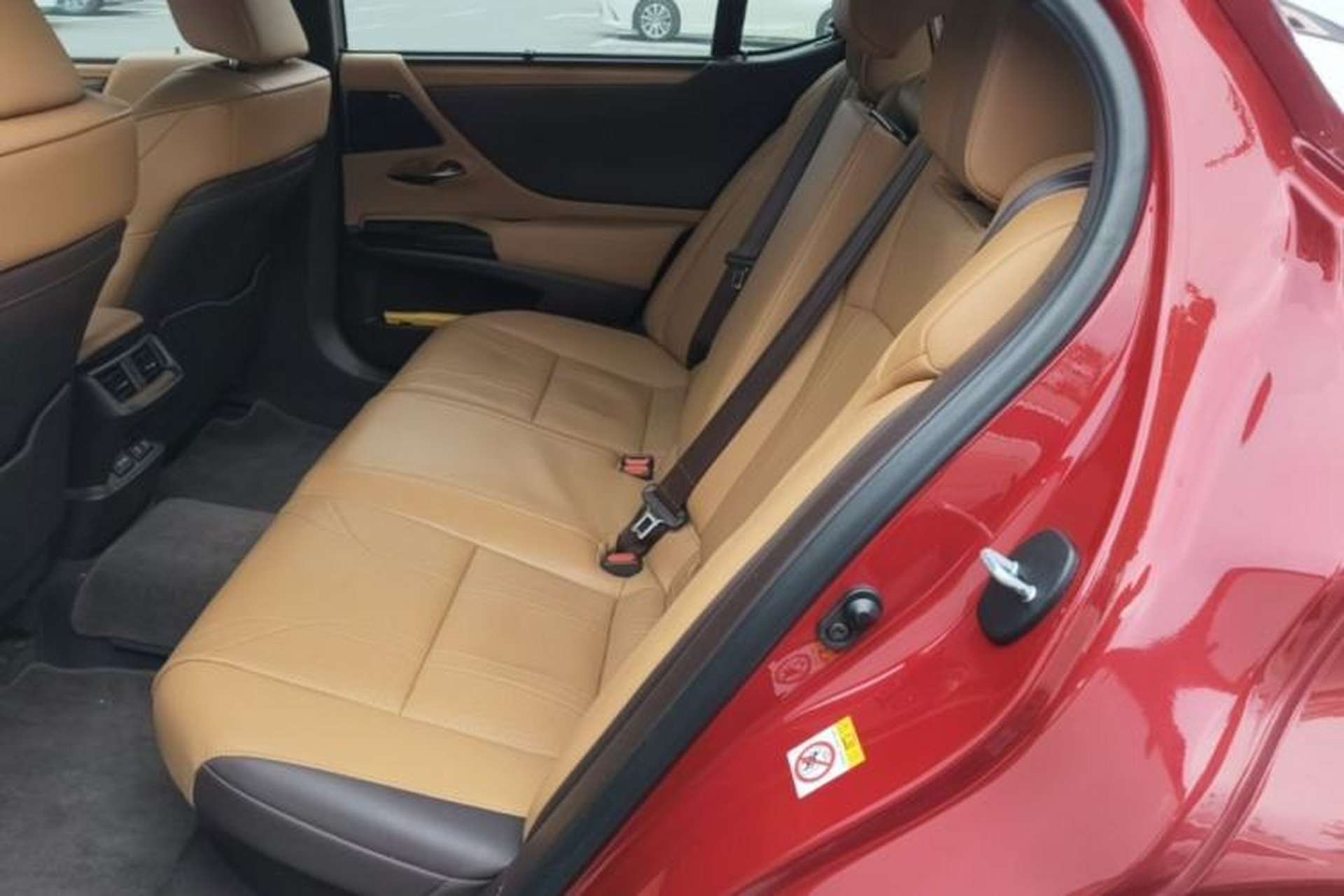 Used Lexus ES 2018 300h Executive Version China V Standard Left Rear Seat