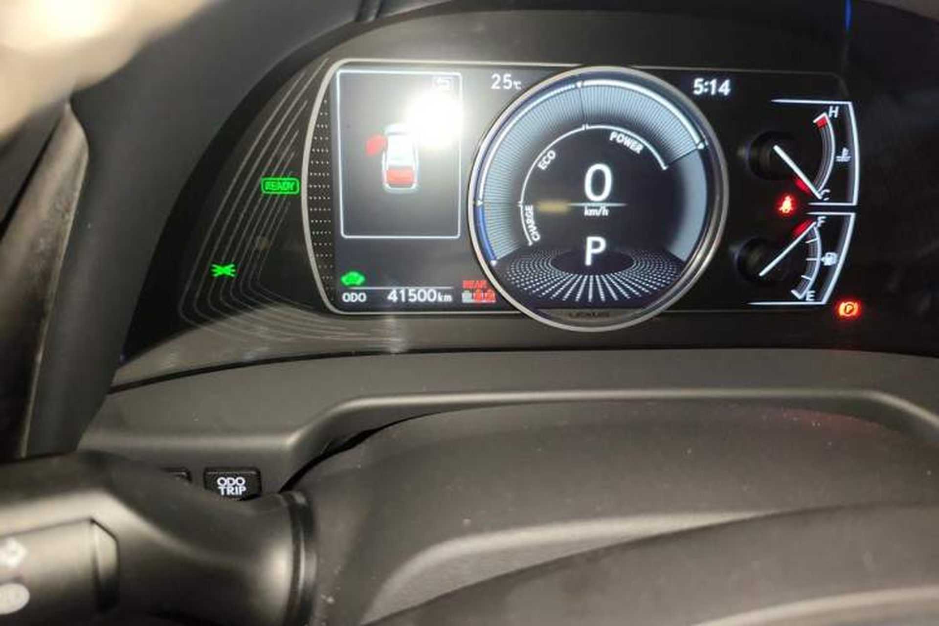 Used Lexus ES 2018 300h Premier Edition China VI Standard Odometer Close Up
