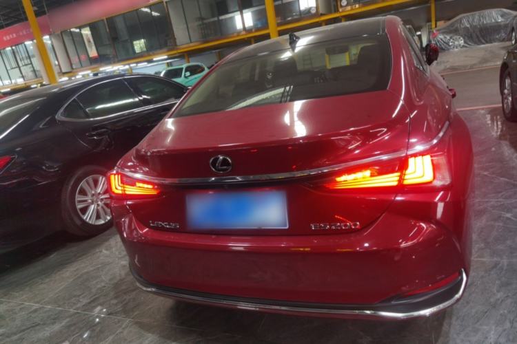Used Lexus ES 2018 200 Excellence Edition China V Standard Rear