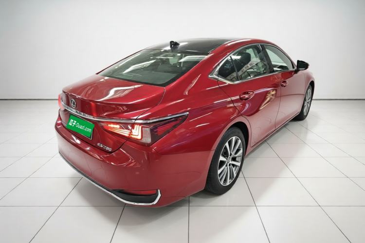 Used Lexus ES 2018 200 Excellence Edition China V Standard Rear Right 45 Deg