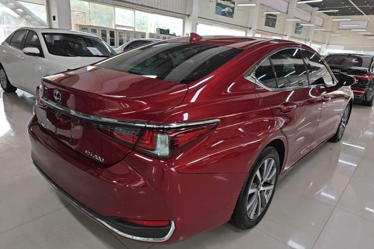 Used Lexus ES 2018 200 Excellence Edition China V Standard Rear Right 45 Deg