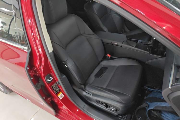 Used Lexus ES 2018 200 Excellence Edition China V Standard Right Front Seat