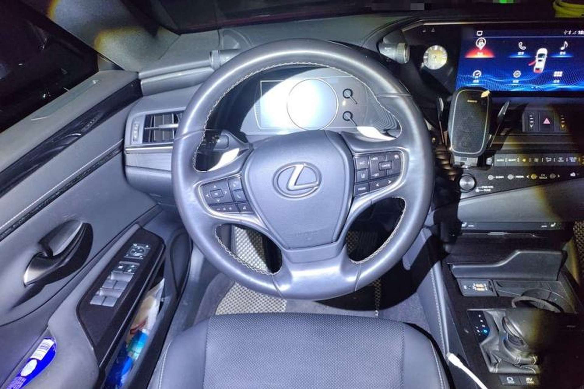 Used Lexus ES 2018 300h Premier Edition China VI Standard Steering Wheel