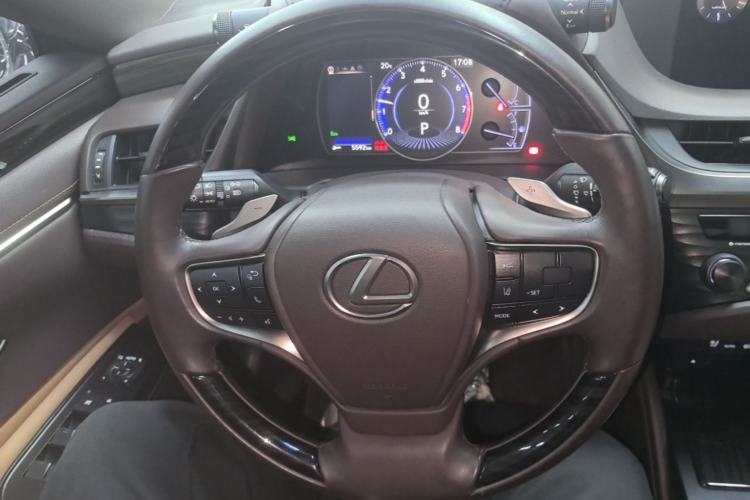 Used Lexus ES 2018 200 Luxury Edition China V Standard Steering Wheel