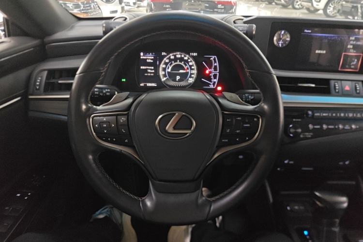 Used Lexus ES 2018 200 Excellence Edition China V Standard Steering Wheel