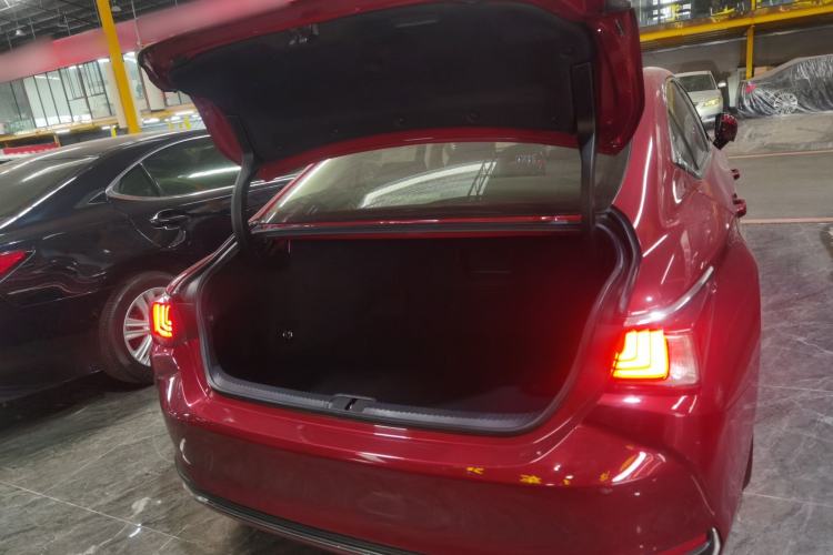 Used Lexus ES 2018 200 Excellence Edition China V Standard Trunk