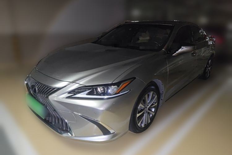 Ojetý Lexus ES 2018 300h Premier Edition China VI Standard Guazi used car, China used car export, Used car for sale, Used  cars, Cheapest cars for sale