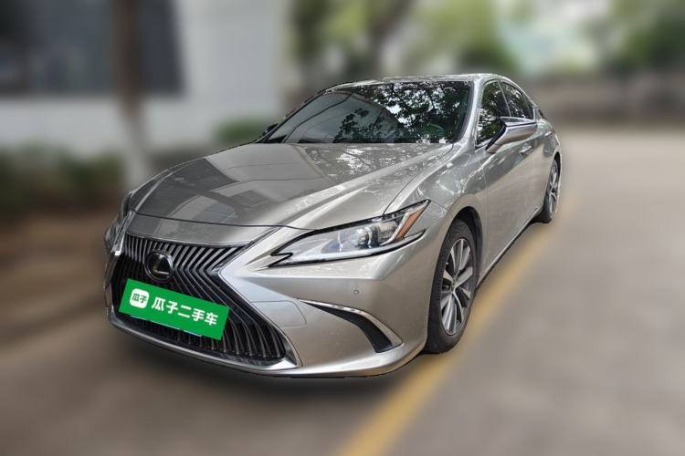 Used Lexus ES 2018 200 Excellence Edition China V Standard Guazi used car, China used car export, Used car for sale, Used cars, Cheapest cars for sale