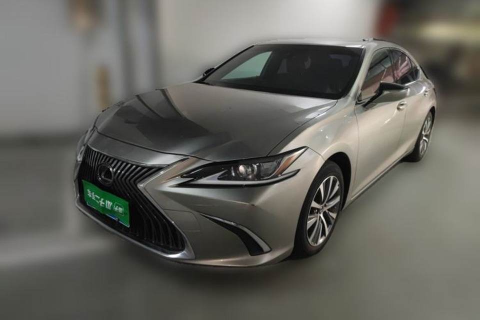 Lexus ES 2018