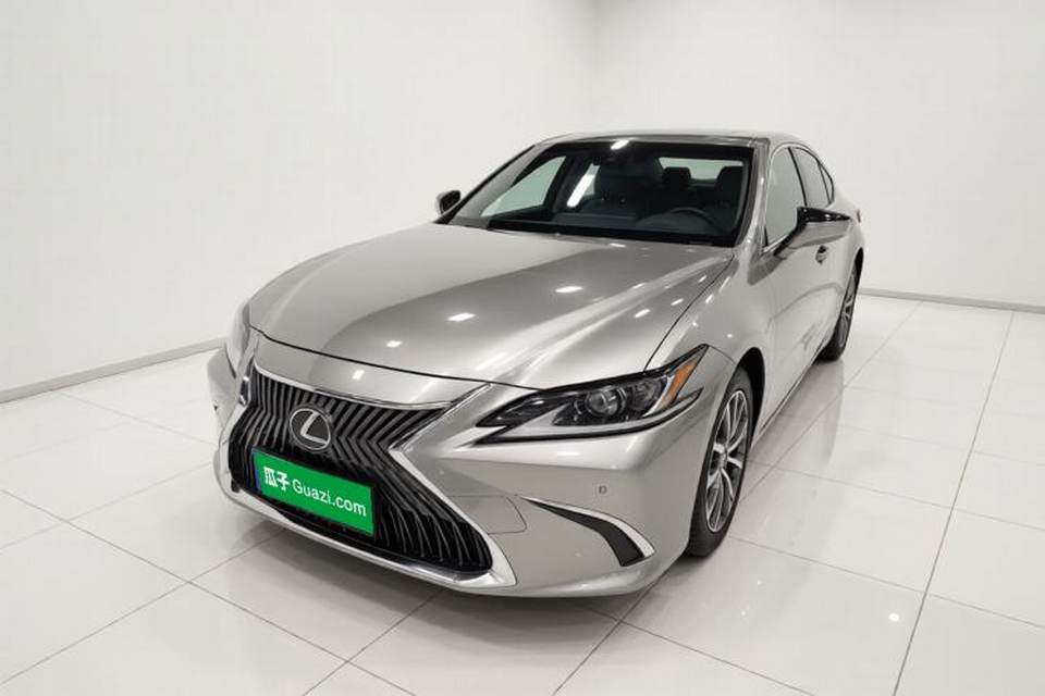 Lexus ES 2018