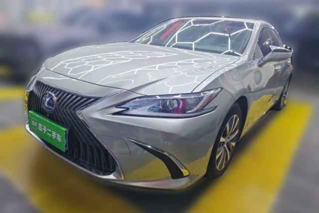 Used Lexus ES 2018 300h Premier Edition China VI Standard