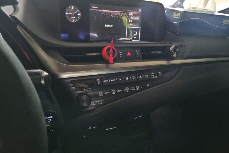 Used Lexus ES 2018 300h Premier Edition China V Standard Audio And AC Panel