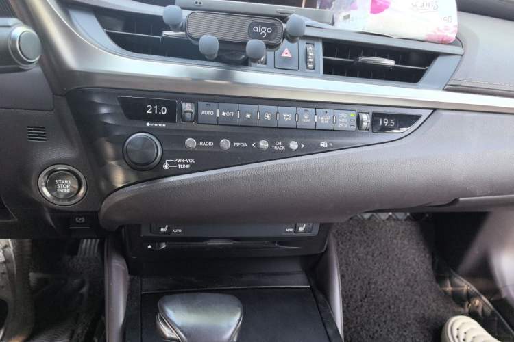 Used Lexus ES 2018 200 Excellence Edition China V Standard Audio And AC Panel