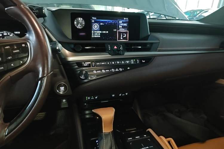 Used Lexus ES 2018 200 Luxury Edition China V Standard Audio And AC Panel