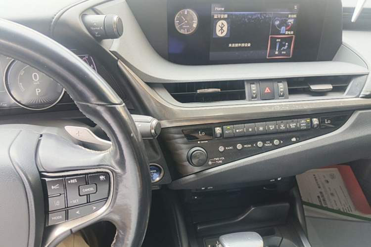 Used Lexus ES 2018 300h Premier Edition China VI Standard Audio And AC Panel