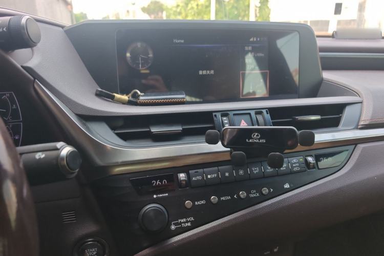 Used Lexus ES 2018 200 Excellence Edition China VI Standard Audio And AC Panel