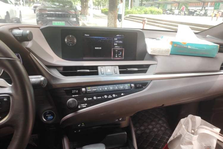 Used Lexus ES 2018 300h Premier Edition China V Standard Audio And AC Panel