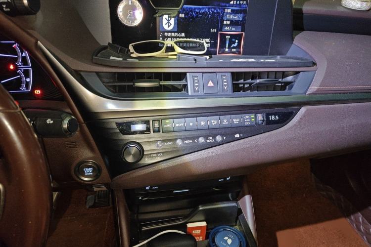Used Lexus ES 2018 260 Excellence Edition China VI Standard Audio And AC Panel