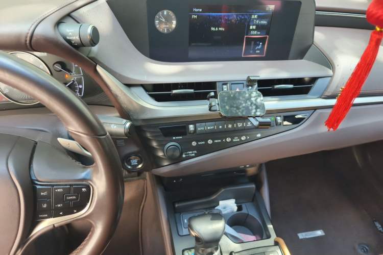 Used Lexus ES 2018 200 Excellence Edition China VI Standard Audio And AC Panel