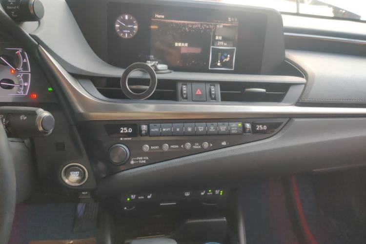 Used Lexus ES 2018 200 Luxury Edition China V Standard Audio And AC Panel