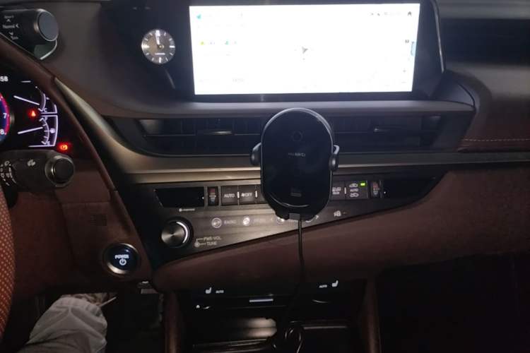 Used Lexus ES 2018 300h Premier Edition China V Standard Audio And AC Panel