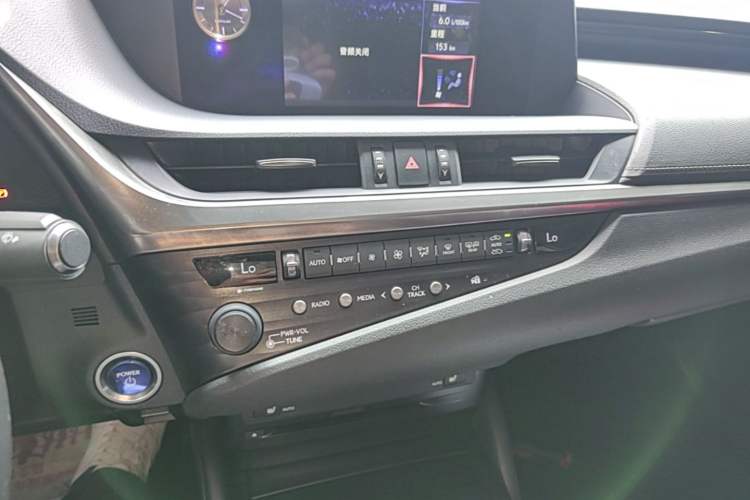 Used Lexus ES 2018 300h Premier Edition China VI Standard Audio And AC Panel