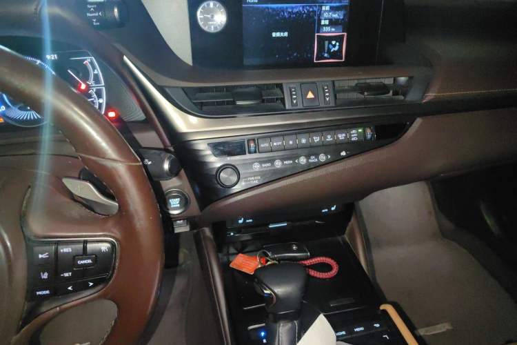 Used Lexus ES 2018 200 Excellence Edition China VI Standard Audio And AC Panel