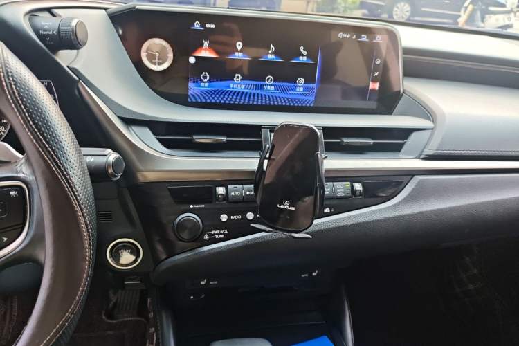 Used Lexus ES 2018 200 Excellence Edition China V Standard Audio And AC Panel