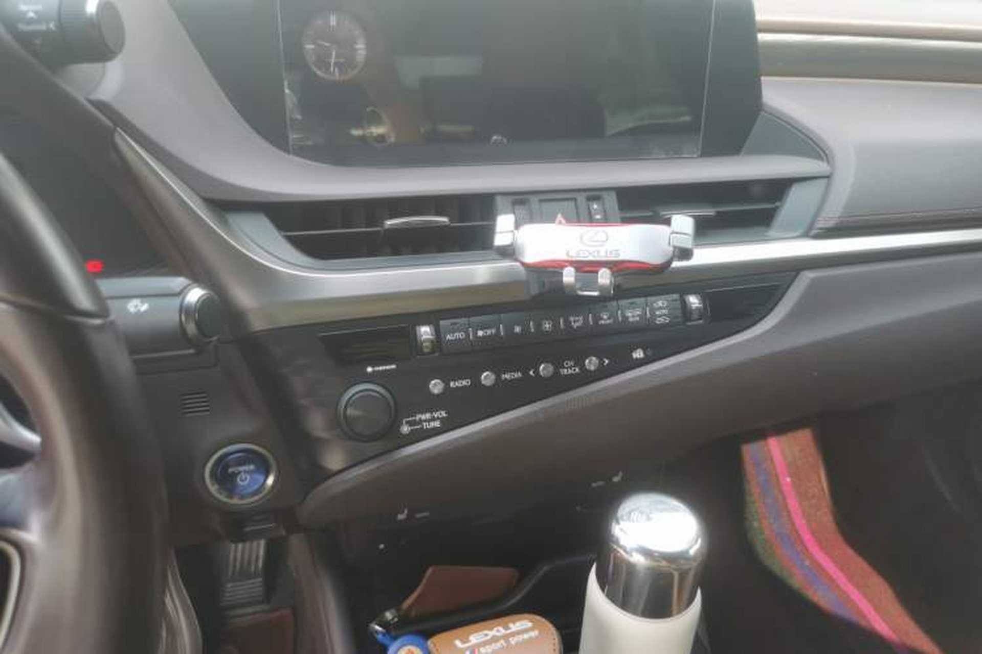 Used Lexus ES 2018 300h Premier Edition China VI Standard Audio And AC Panel