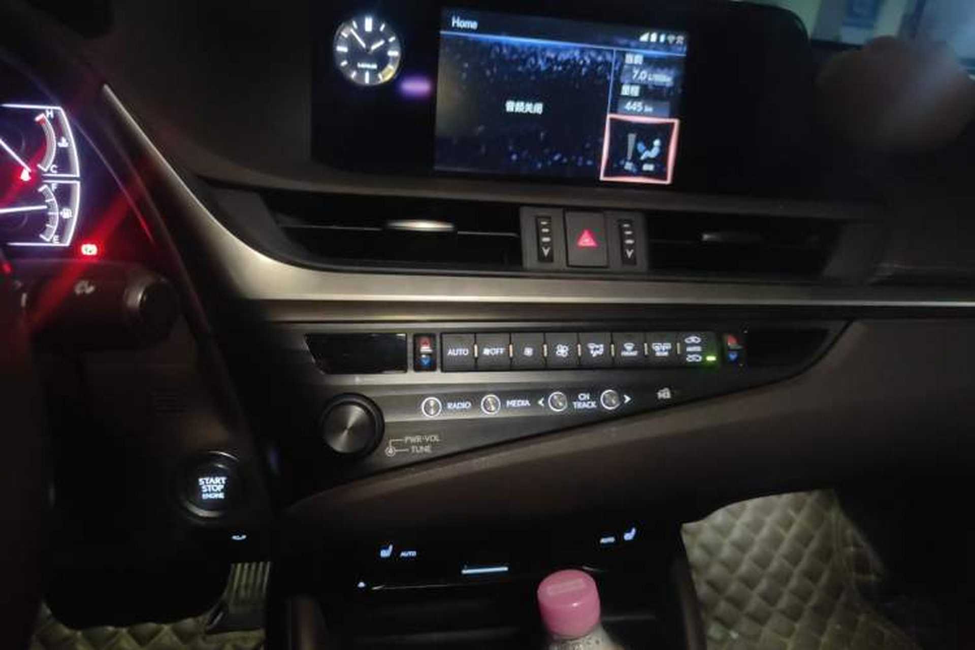 Used Lexus ES 2018 200 Excellence Edition China VI Standard Audio And AC Panel