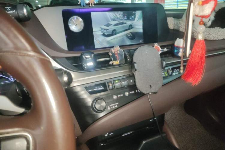 Used Lexus ES 2018 300h Premier Edition China V Standard Audio And AC Panel