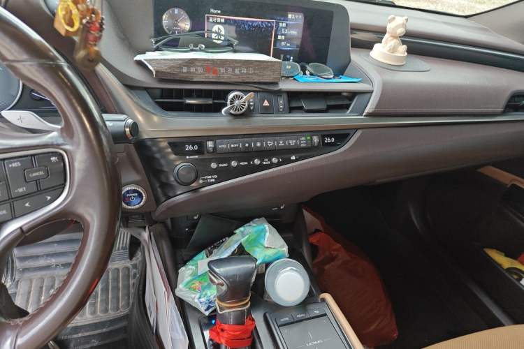 Used Lexus ES 2018 300h Premier Edition China VI Standard Audio And AC Panel
