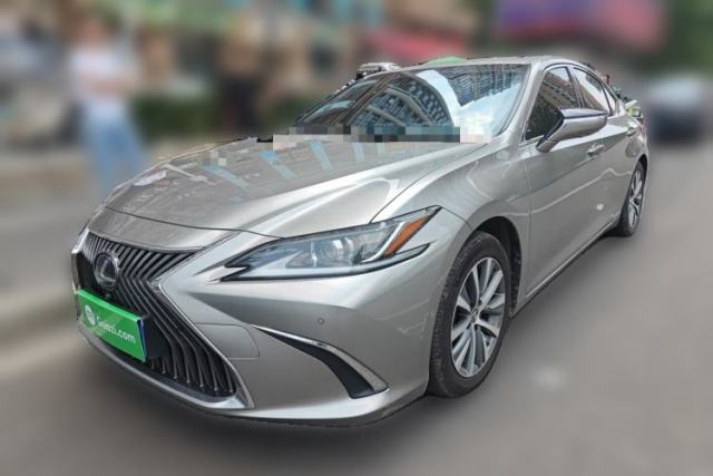 Lexus ES 2018 300h Premier Edition China VI Standard usado