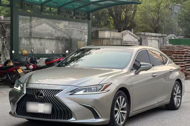Ojetý Lexus ES 2018 200 Excellence Edition China V Standard