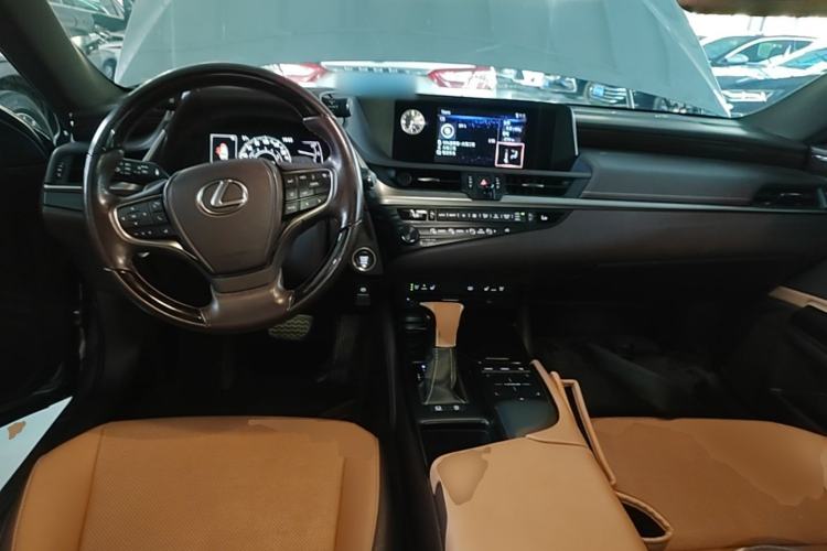 Used Lexus ES 2018 200 Luxury Edition China V Standard Center Console