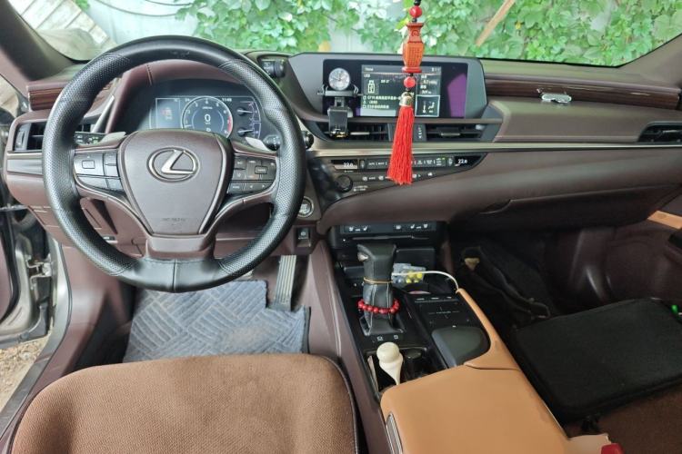 Used Lexus ES 2018 200 Luxury Edition China V Standard Center Console
