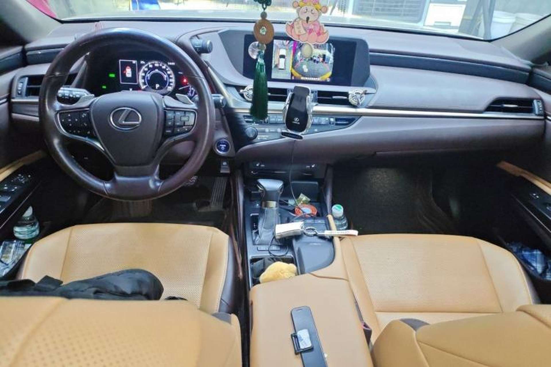 Used Lexus ES 2018 300h Premier Edition China VI Standard Center Console