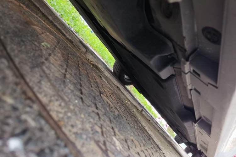 Used Lexus ES 2018 300h Premier Edition China VI Standard Chassis Rear Right