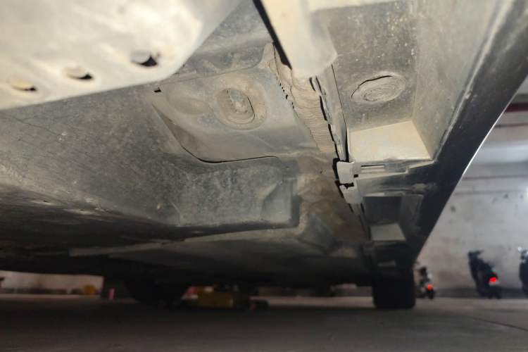 Used Lexus ES 2018 300h Premier Edition China VI Standard Chassis Rear Right