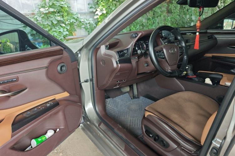 Used Lexus ES 2018 200 Luxury Edition China V Standard Driver Seat