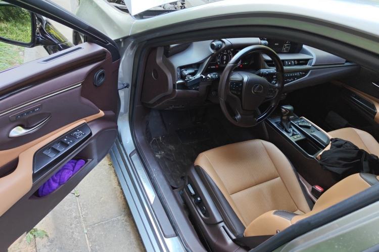 Used Lexus ES 2018 200 Luxury Edition China V Standard Driver Seat