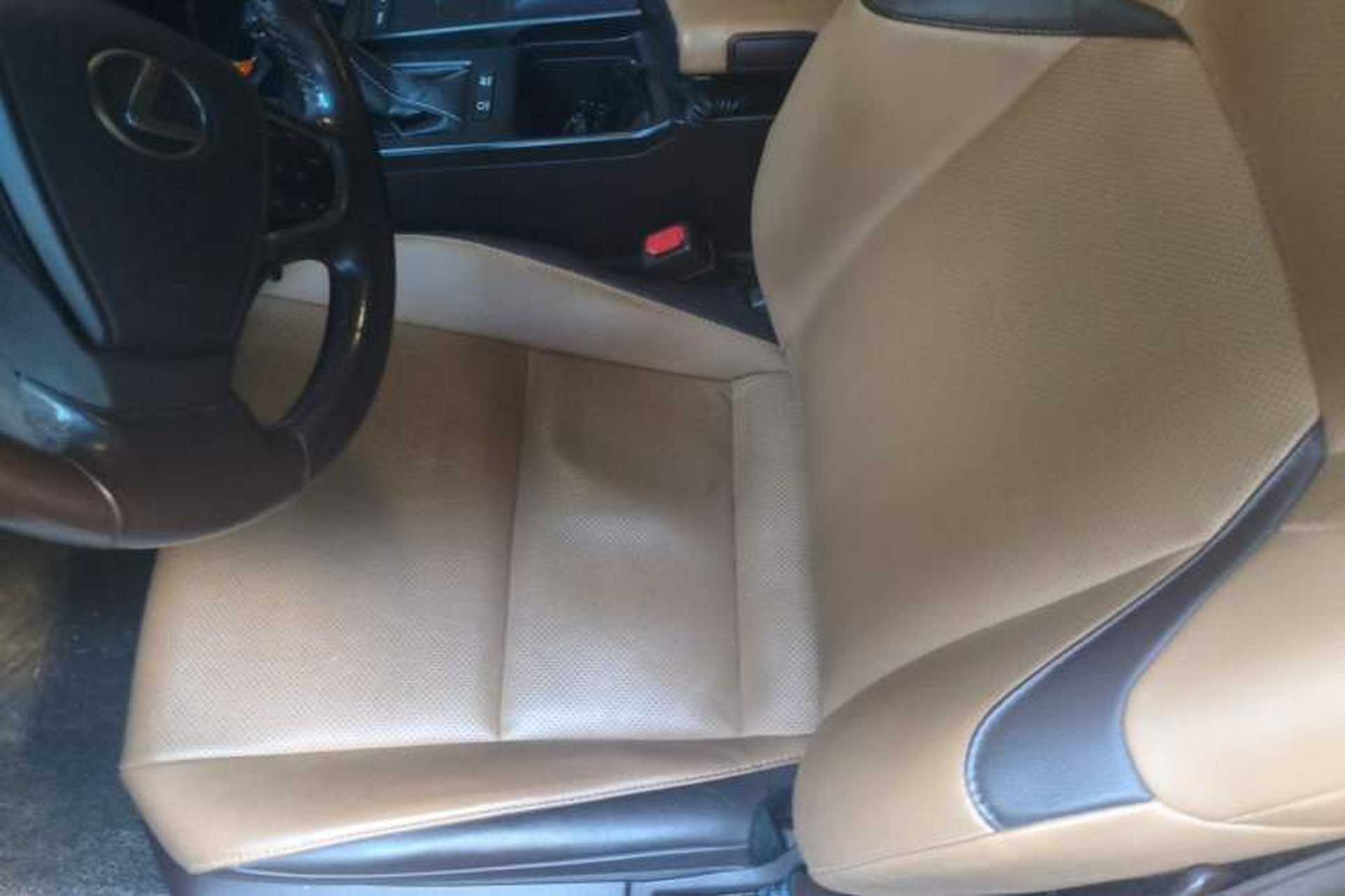 Used Lexus ES 2018 300h Premier Edition China VI Standard Driver Seat