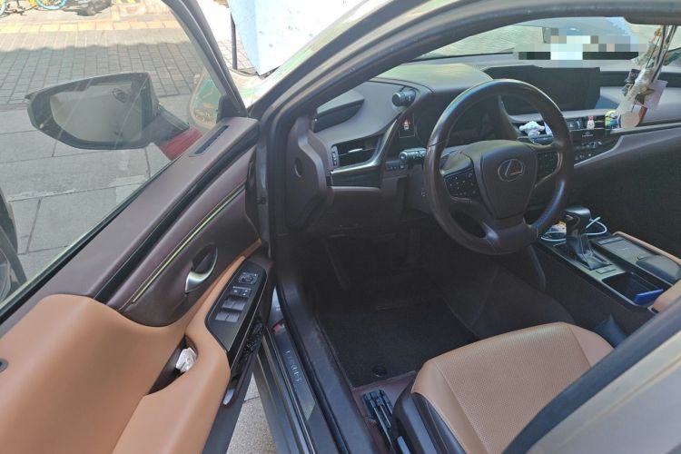 Used Lexus ES 2018 200 Excellence Edition China V Standard Driver Seat