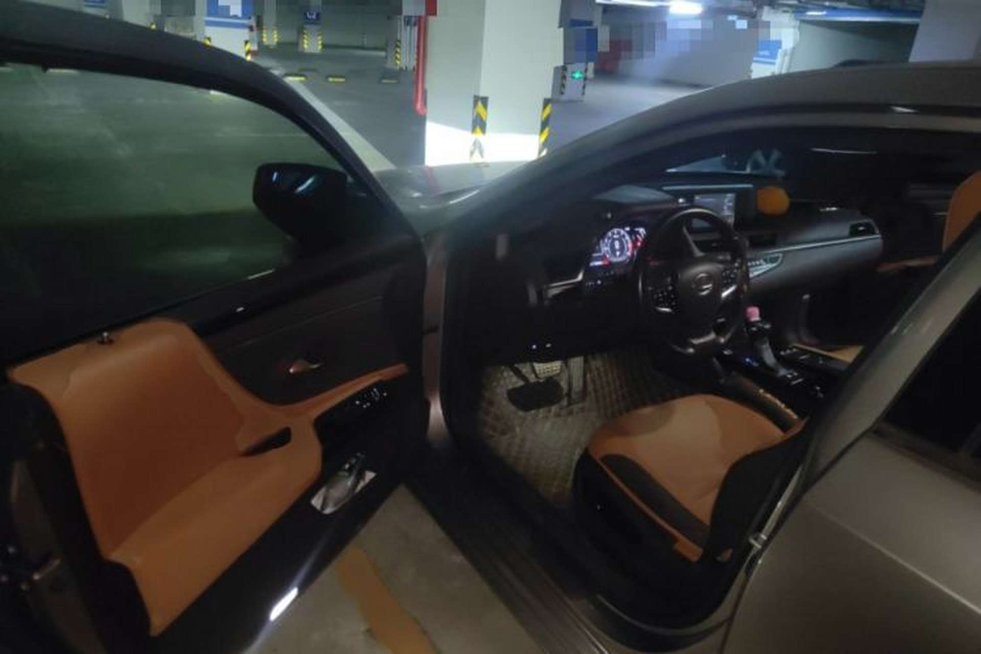 Used Lexus ES 2018 200 Excellence Edition China VI Standard Driver Seat